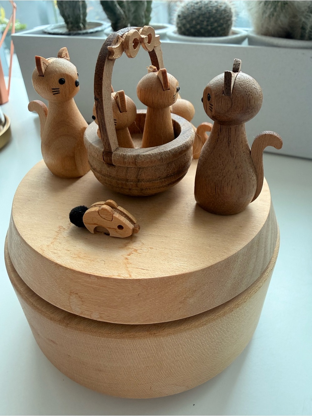 Wooderful Life Cat Mechanical Music Box - READ DESCRIPTION FOR DETAILS